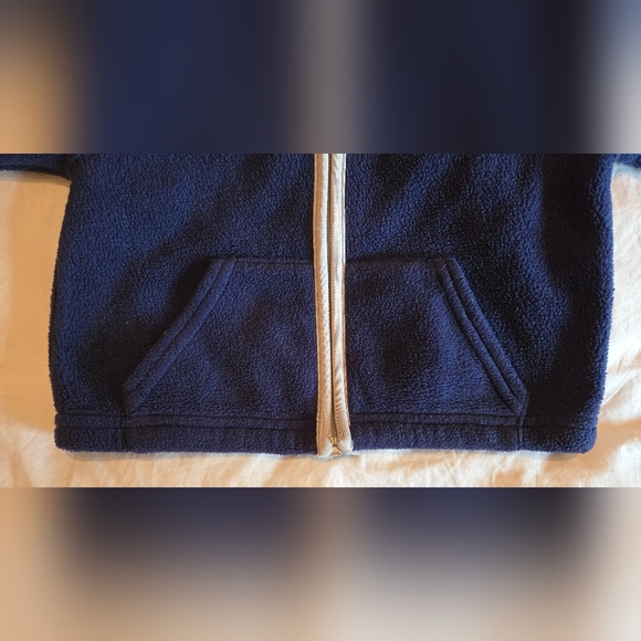 EUC: Roots - True Vintage Toddler Hoodie; Navy with Red details. MADE IN CANADA! - Picture 4 of 7